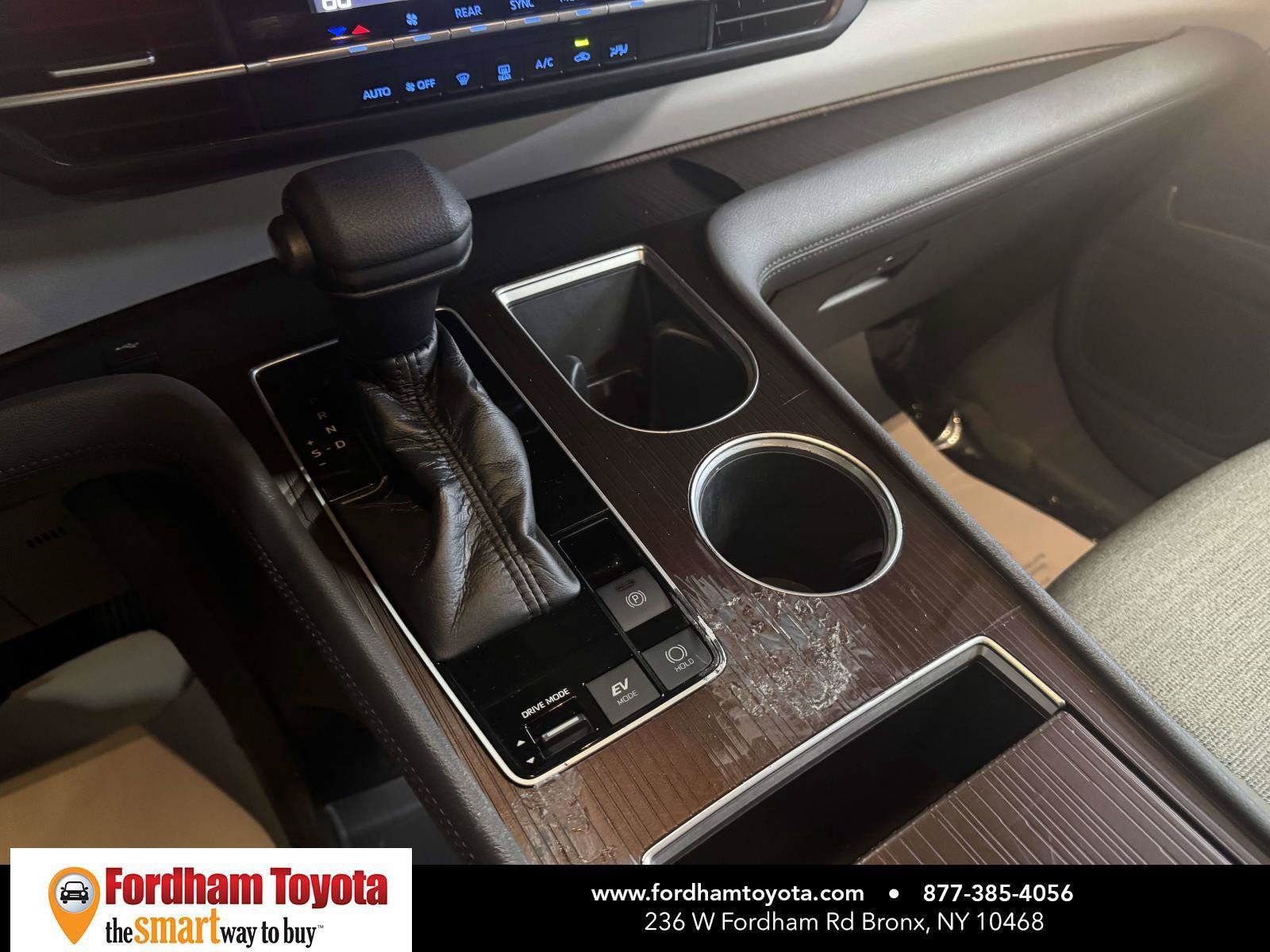 Used 2021 Toyota Sienna LE FWD image 24