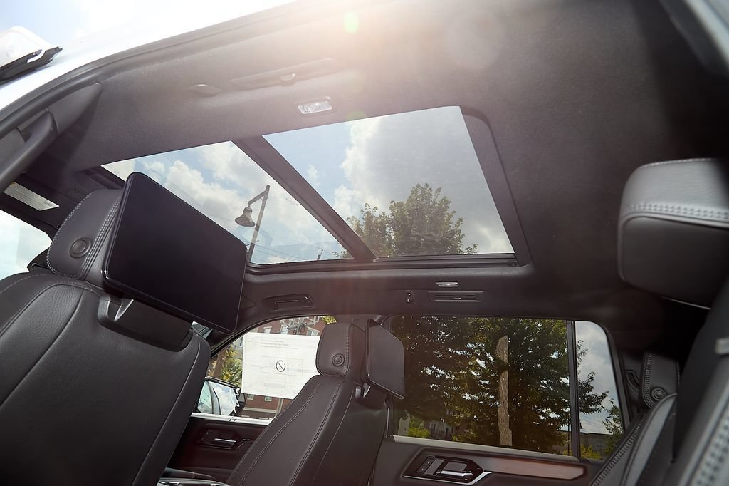 New 2026 GMC Yukon XL Denali w/ Denali Reserve Package AWD/4WD image 39