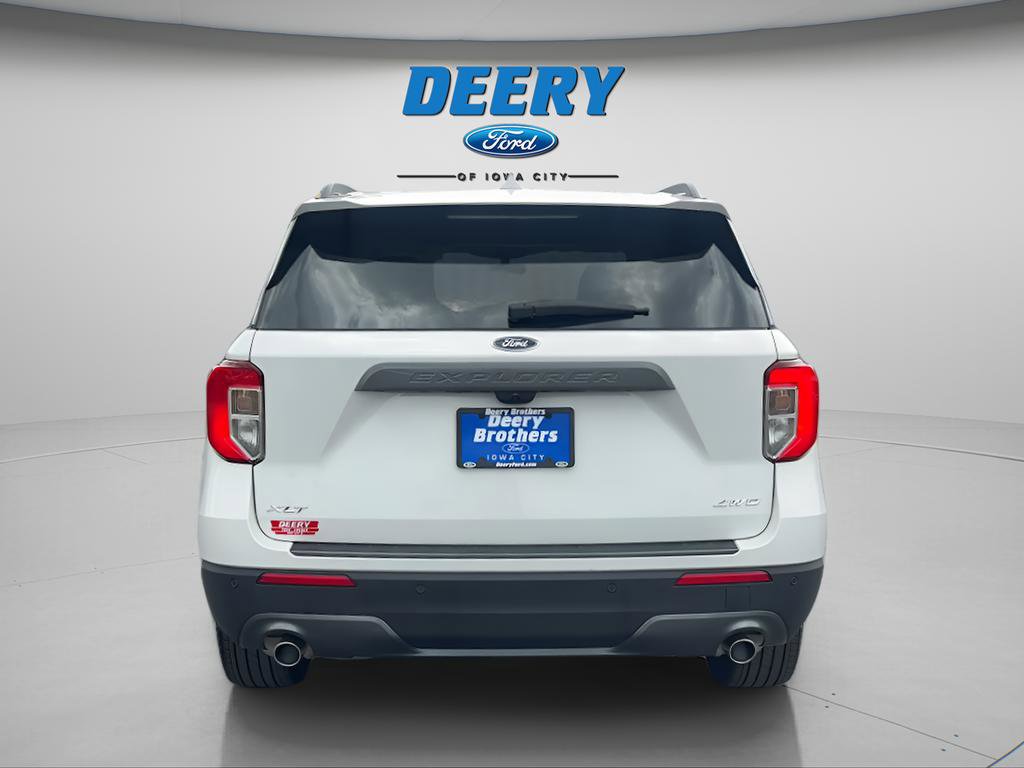 Used 2024 Ford Explorer XLT w/ Equipment Group 202A AWD/4WD image 4