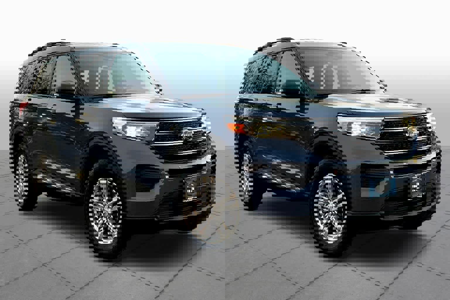 Used 2021 Ford Explorer XLT w/ Class III Trailer Tow Package image 3