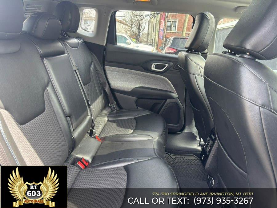 Used 2024 Jeep Compass Latitude image 10