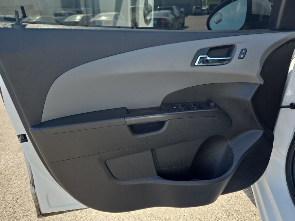 Used 2014 Chevrolet Sonic LTZ image 13