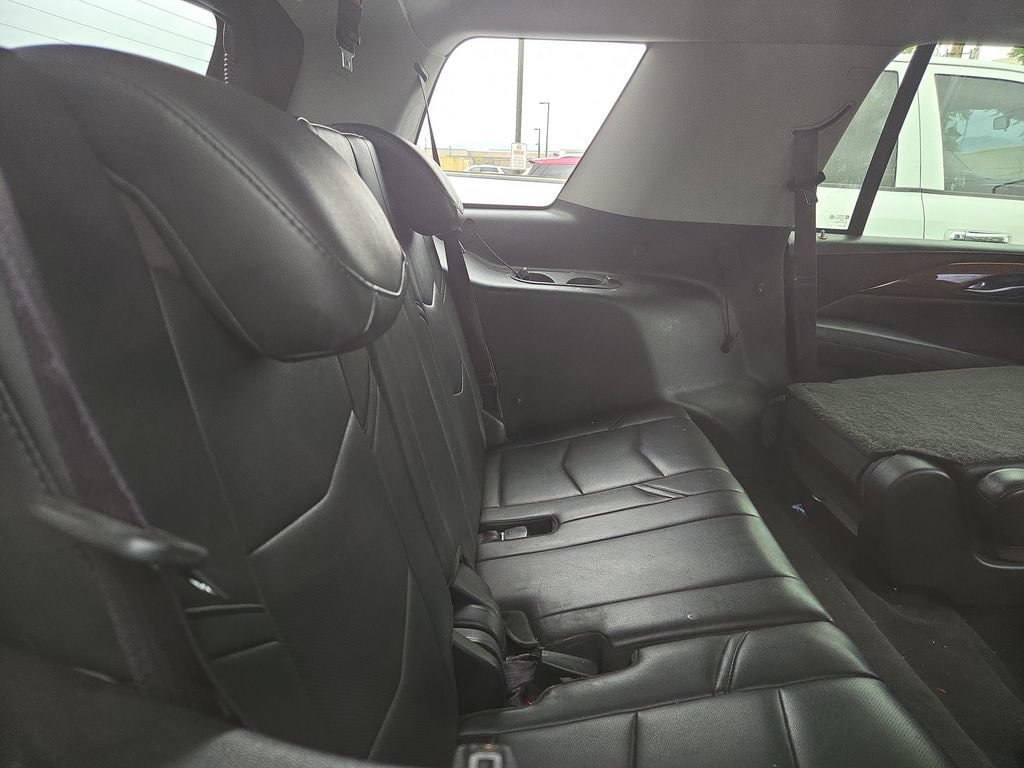Used 2015 Cadillac Escalade Luxury AWD/4WD image 8