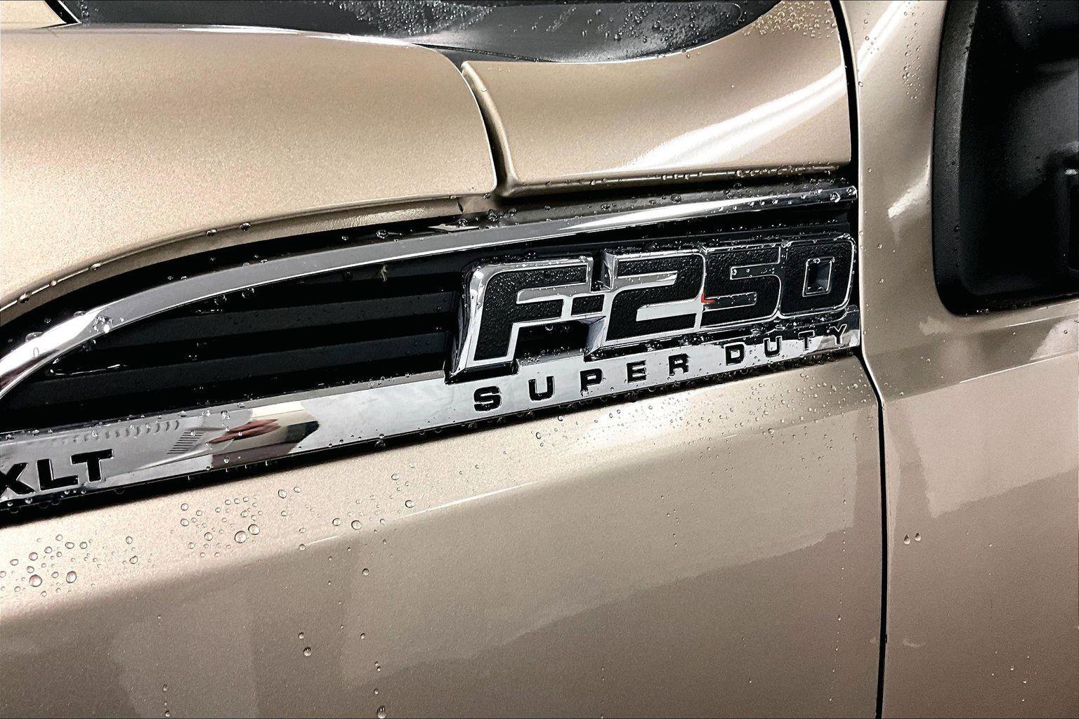 Used 2011 Ford F250 XLT w/ Camper Pkg image 13