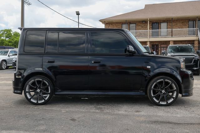 Used 2004 Scion xB FWD image 16