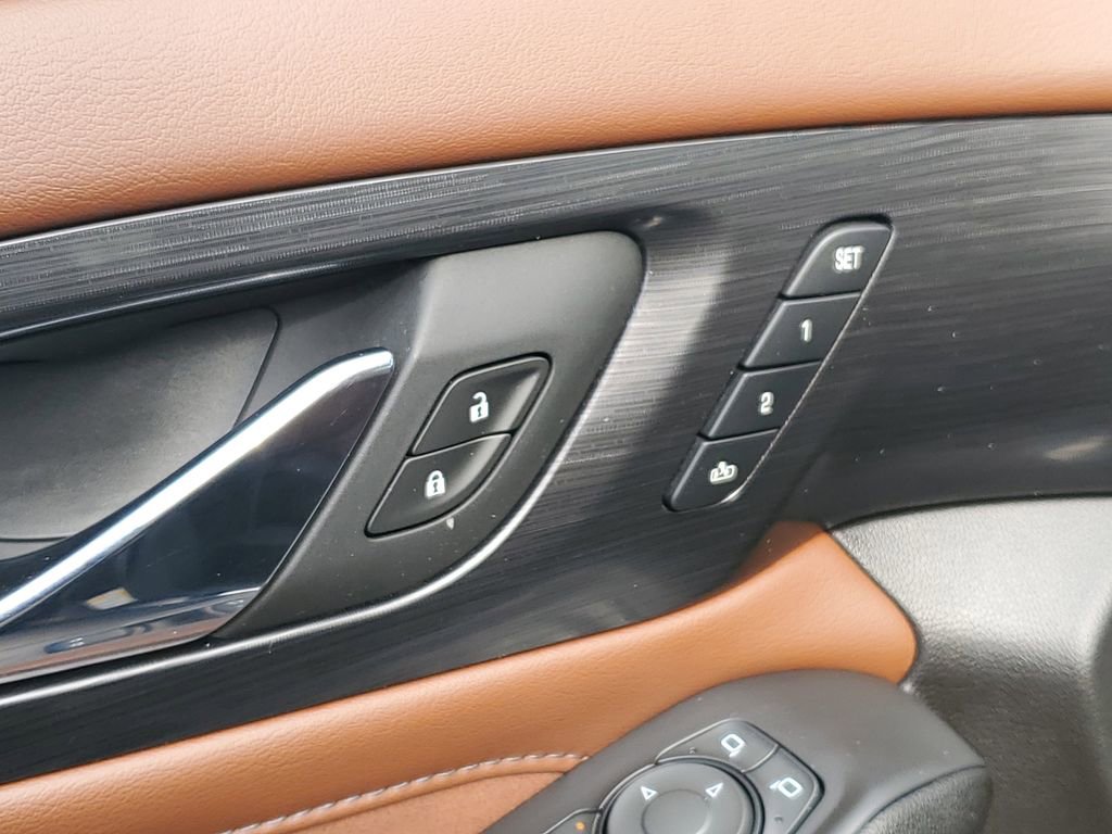 Used 2018 Chevrolet Traverse High Country image 25