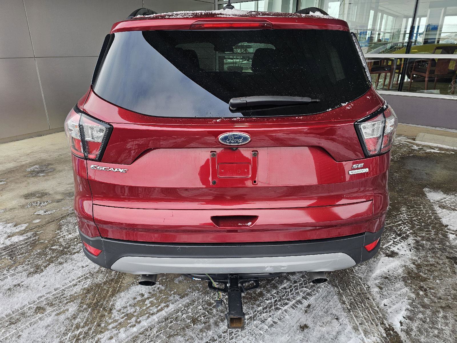 Used 2017 Ford Escape SE w/ Equipment Group 201A image 4