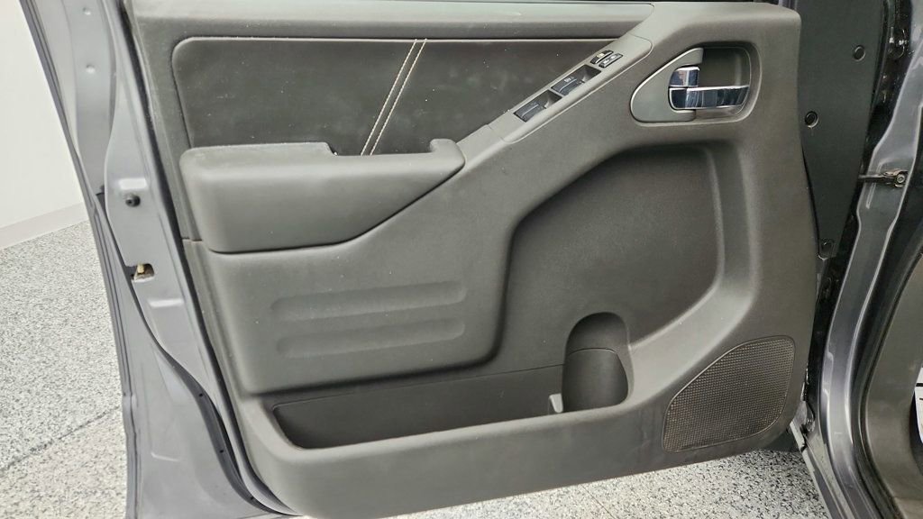 Used 2021 Nissan Frontier PRO-4X w/ Pro-4x Utility Package image 11