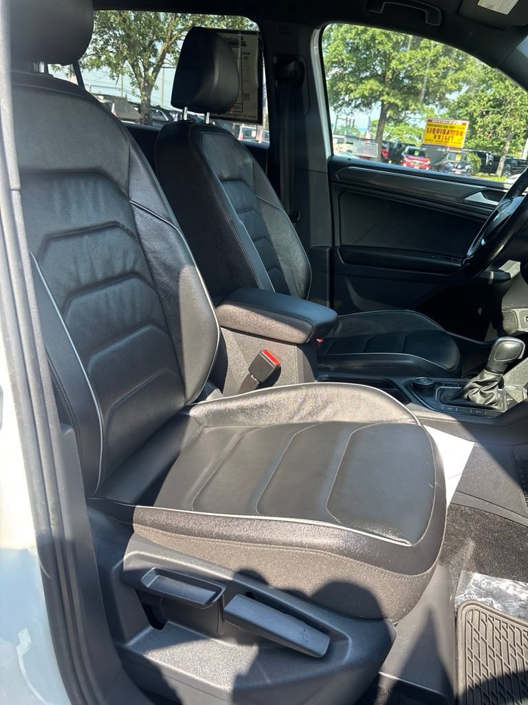 Used 2020 Volkswagen Tiguan SEL Premium R-Line w/ 3rd Row Seat Package AWD/4WD image 17