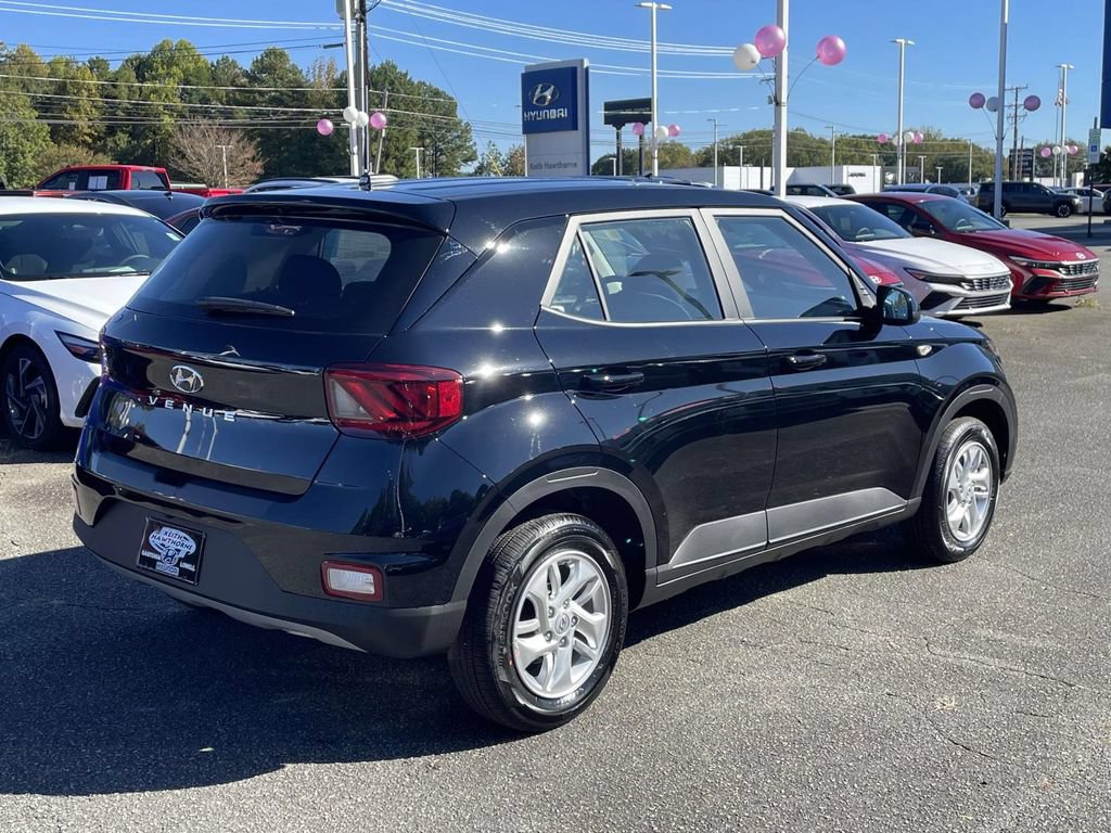 New 2026 Hyundai Venue SE FWD image 7