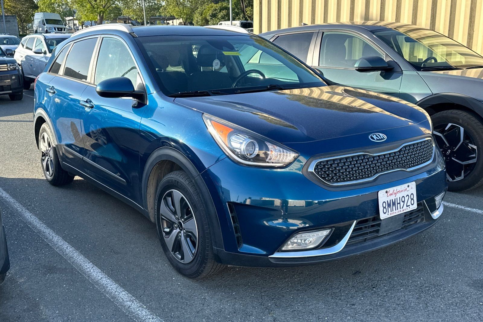 Used 2019 Kia Niro LX image 2