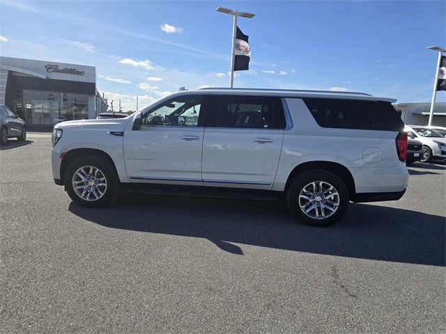 Used 2024 GMC Yukon XL SLT w/ SLT Luxury Package image 8