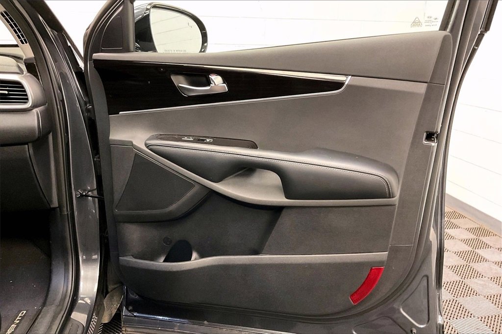 Used 2020 Kia Sorento EX image 23