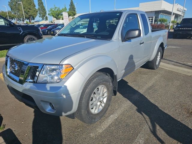 Used 2017 Nissan Frontier SV image 1