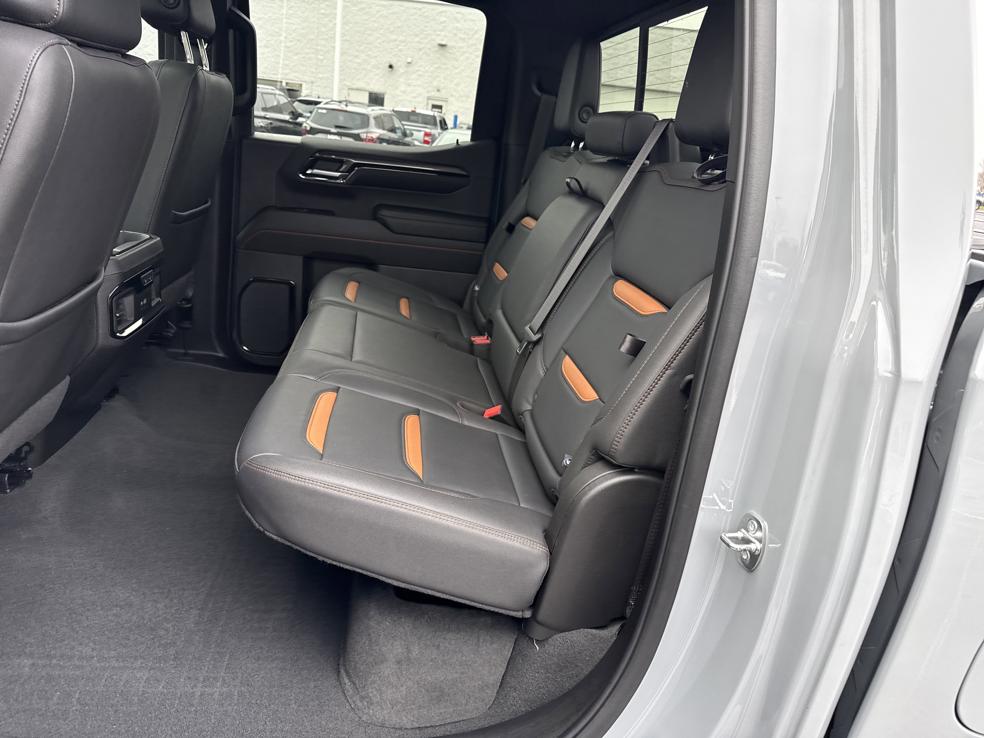 Used 2024 GMC Sierra 1500 AT4 w/ Technology Package image 15