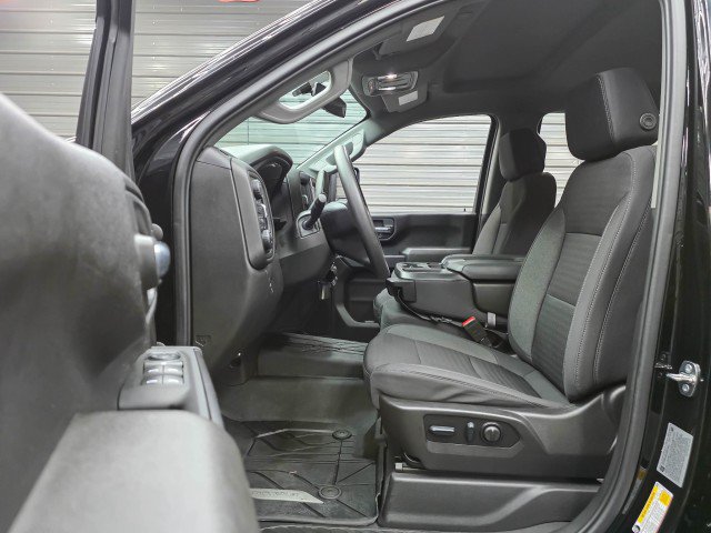 Used 2022 Chevrolet Silverado 2500 Custom w/ Custom Convenience Package AWD/4WD image 16