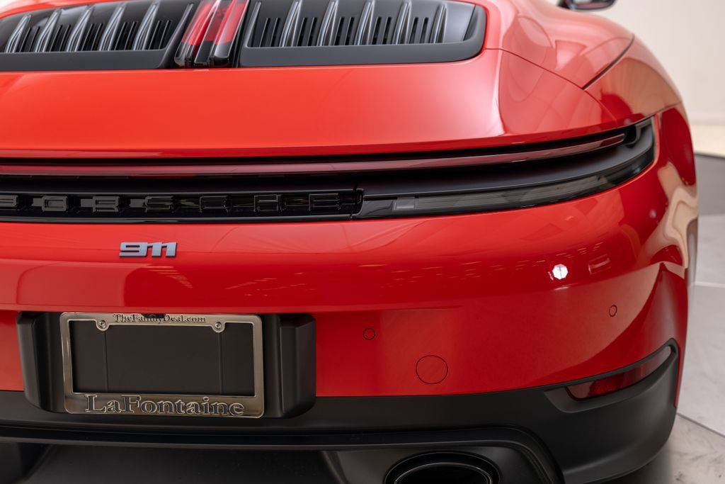 Used 2025 Porsche 911 Carrera T RWD image 25