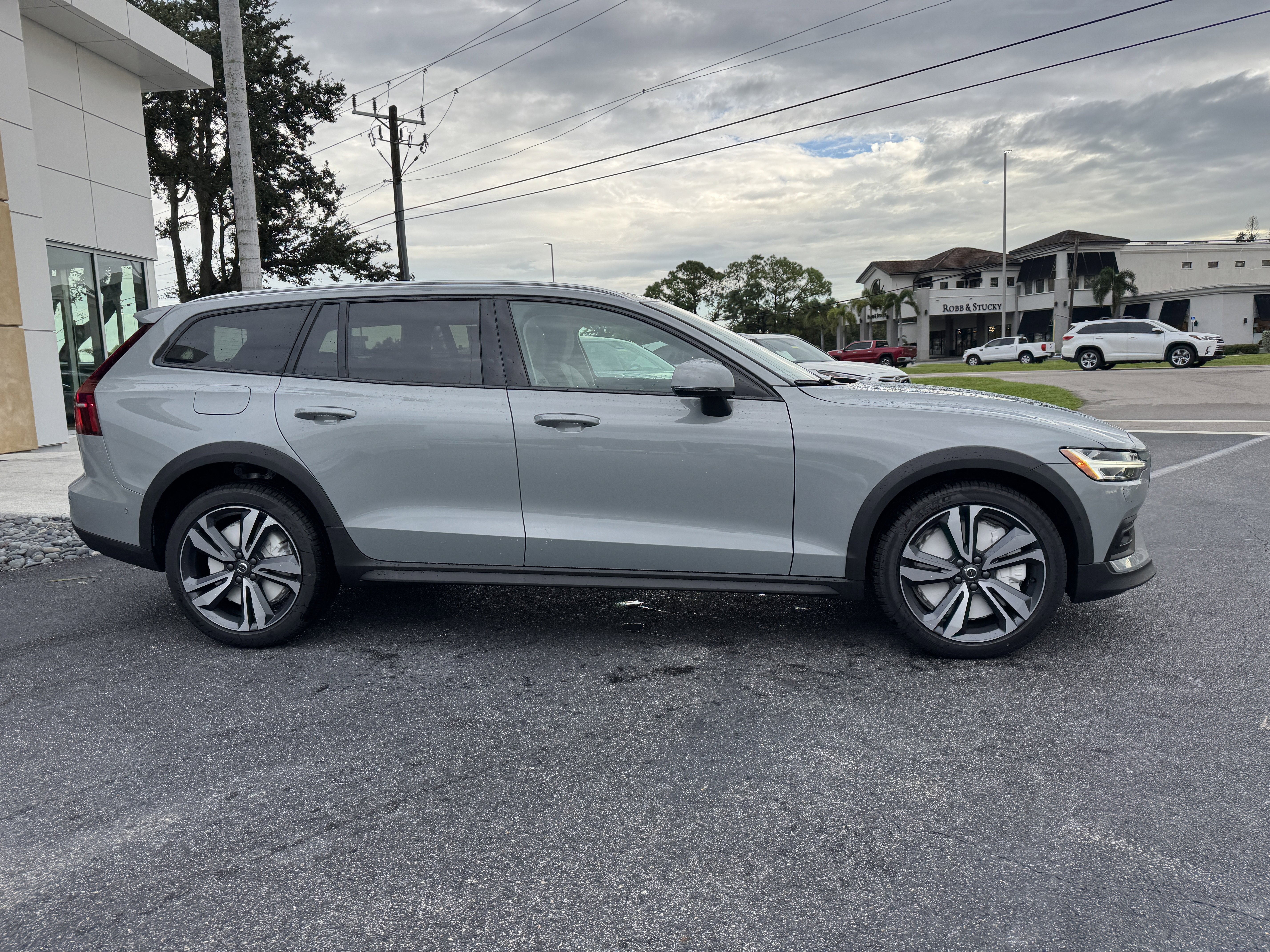 New 2026 Volvo V60 B5 Cross Country Plus w/ Protection Package Premier image 2