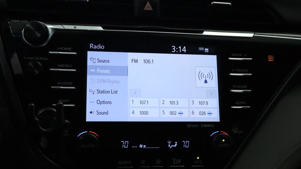 Used 2020 Toyota Camry XLE FWD image 35