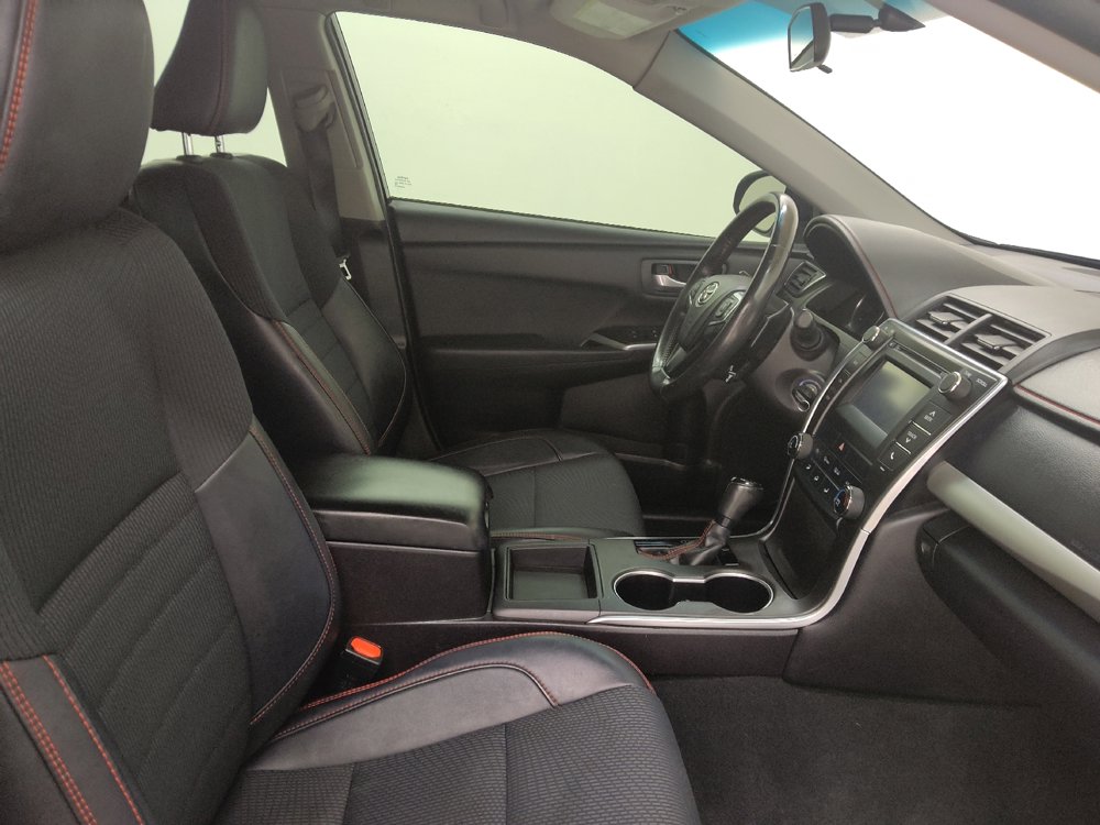Used 2016 Toyota Camry SE FWD image 21