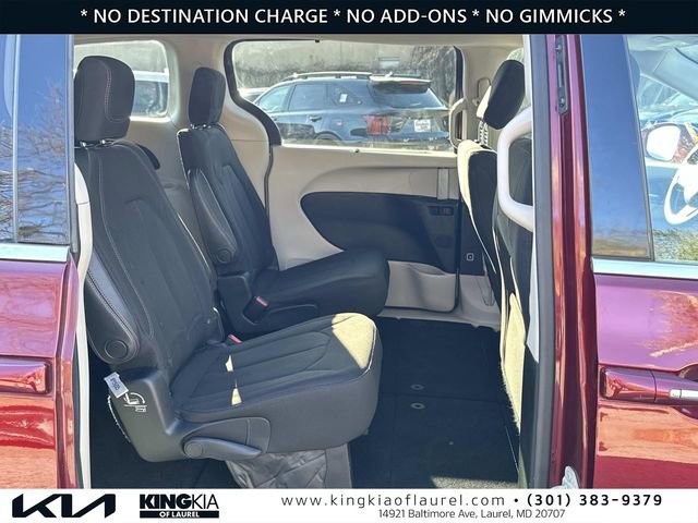Used 2018 Chrysler Pacifica Touring Plus image 17