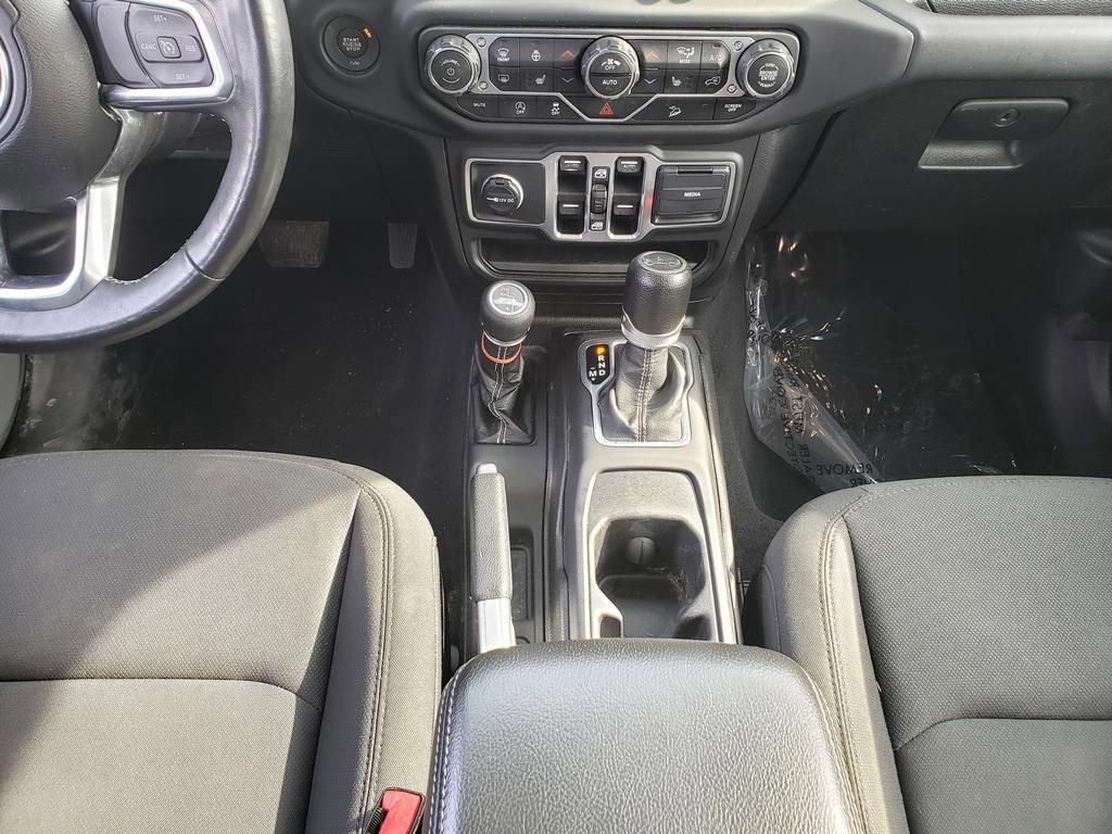 Used 2018 Jeep Wrangler Unlimited Sahara w/ Cold Weather Group image 22