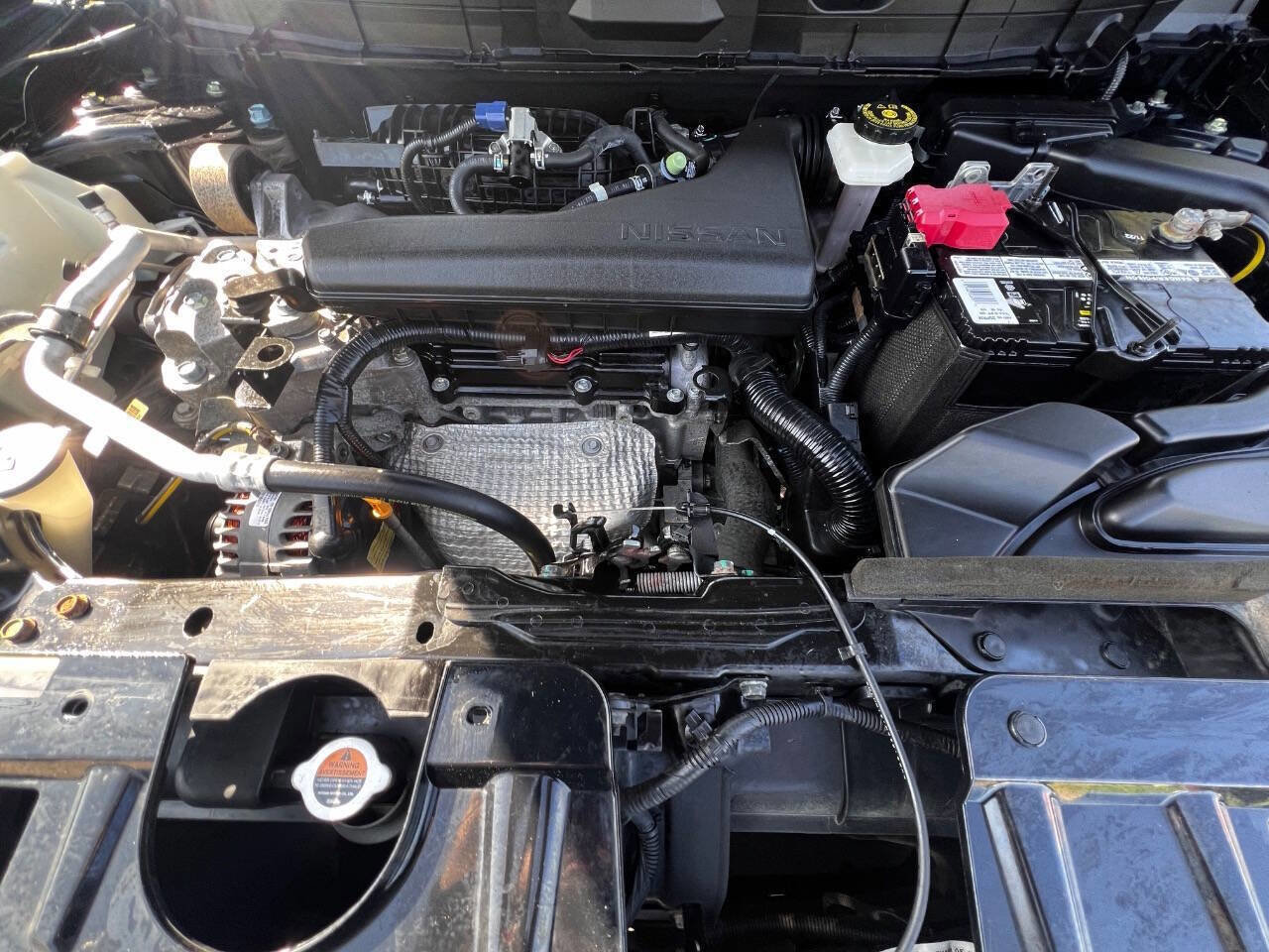 Used 2016 Nissan Rogue SV w/ SV Premium Package image 17