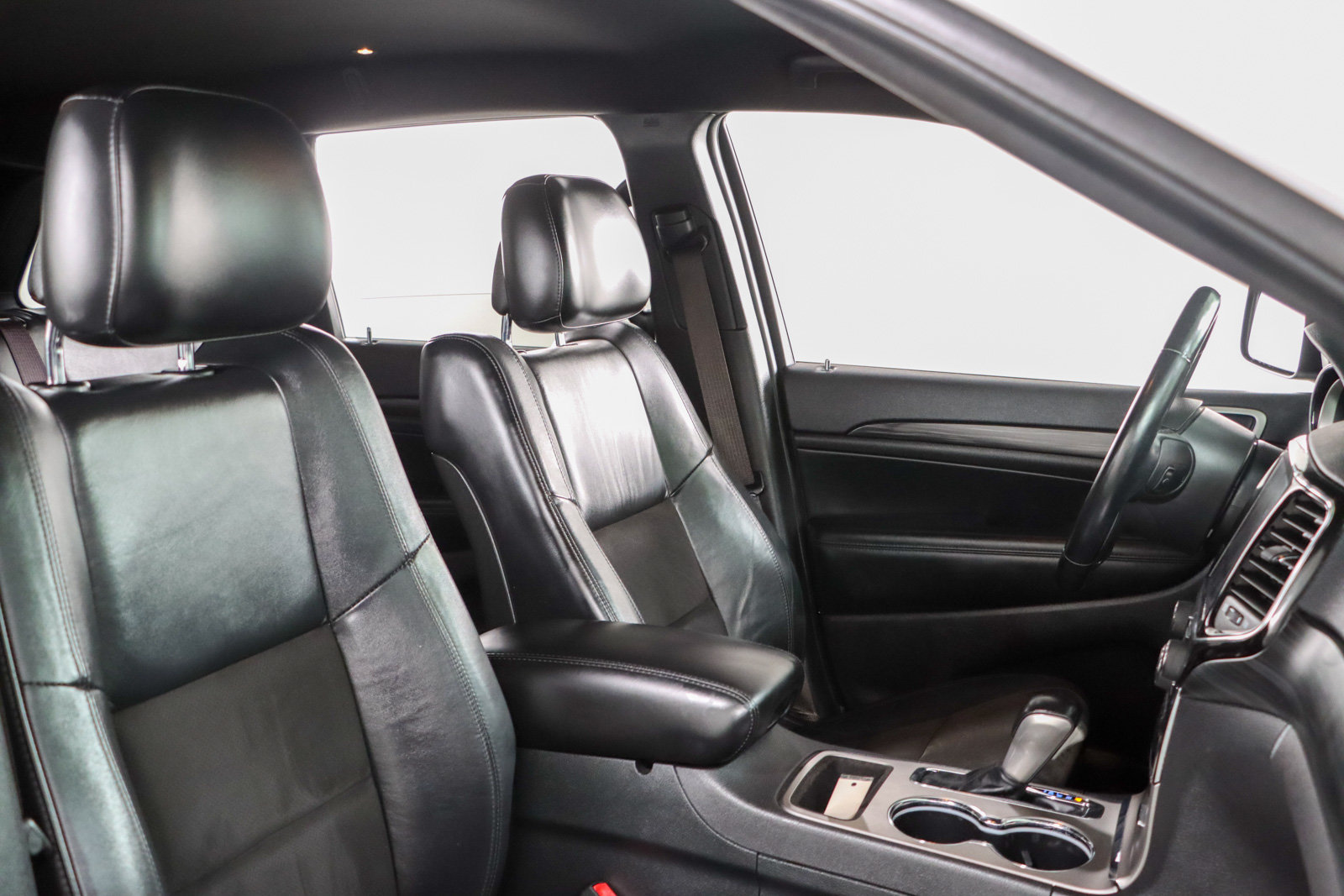 Used 2020 Jeep Grand Cherokee Altitude RWD image 26