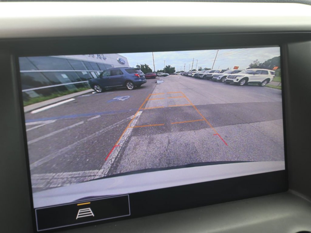 Used 2023 GMC Acadia SLT AWD/4WD image 4