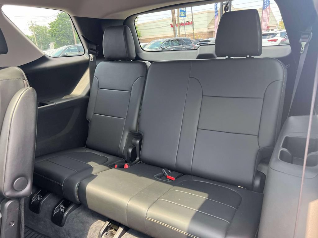 Used 2019 Chevrolet Traverse LT w/ LT Premium Package AWD/4WD image 17