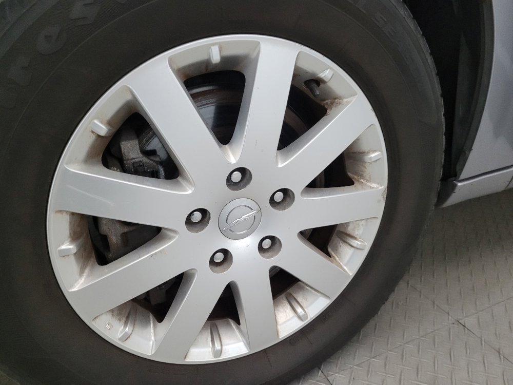 Used 2015 Chrysler Town & Country Touring image 31