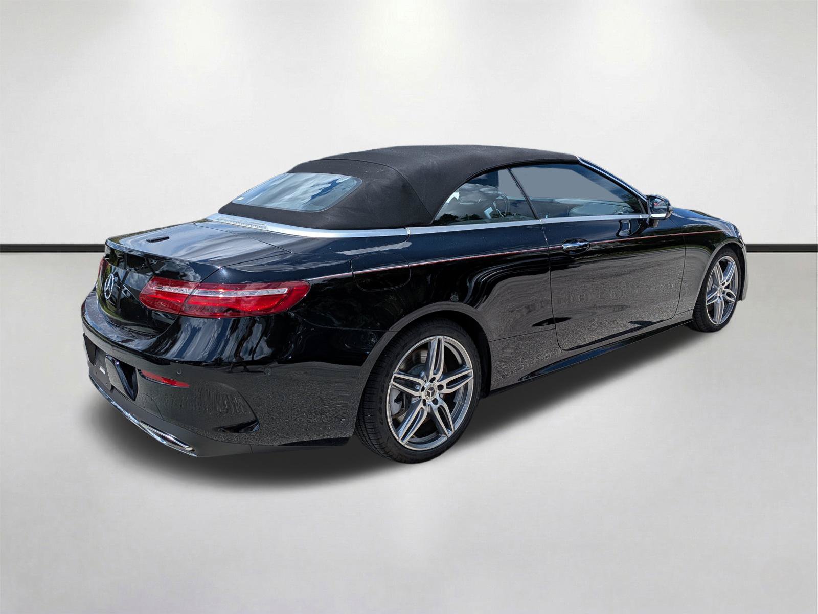 Used 2020 Mercedes-Benz E 450 Cabriolet w/ AMG Line image 4