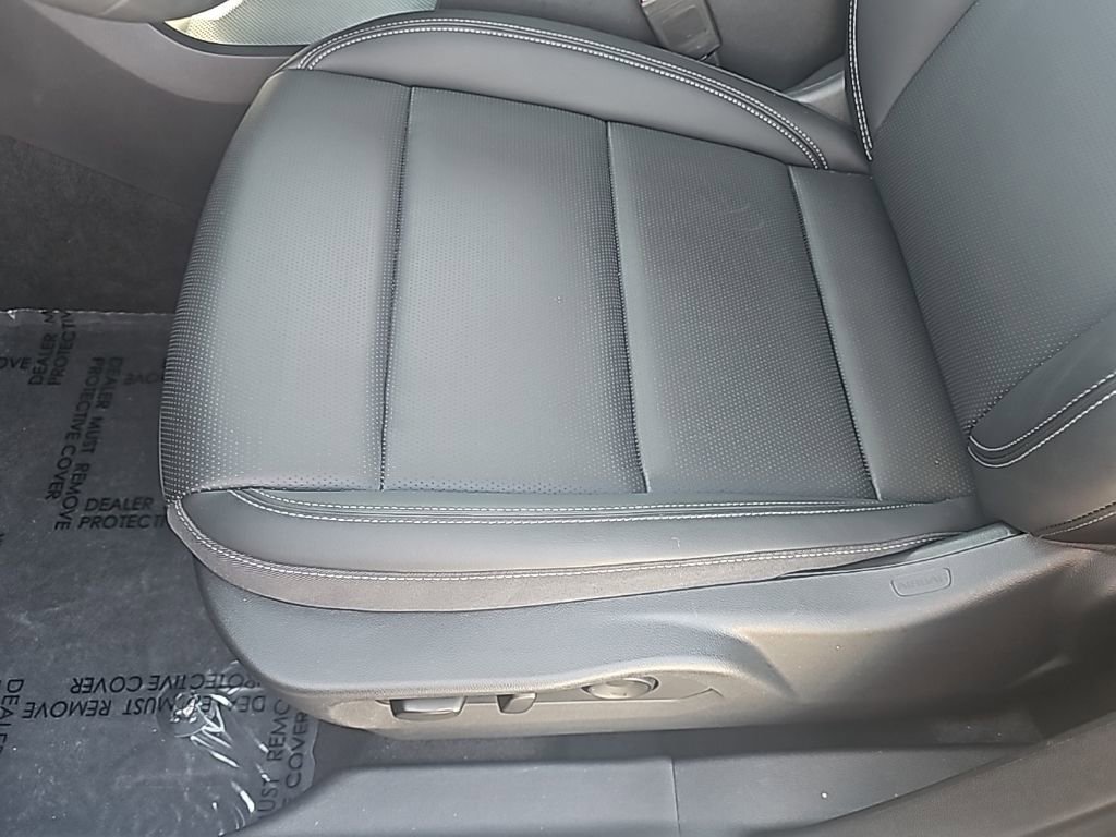 Certified 2025 Buick Envision Preferred image 10