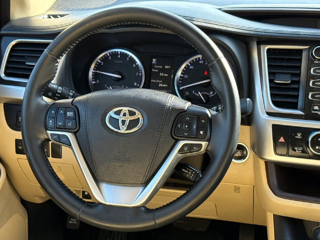 Used 2017 Toyota Highlander Limited FWD image 14