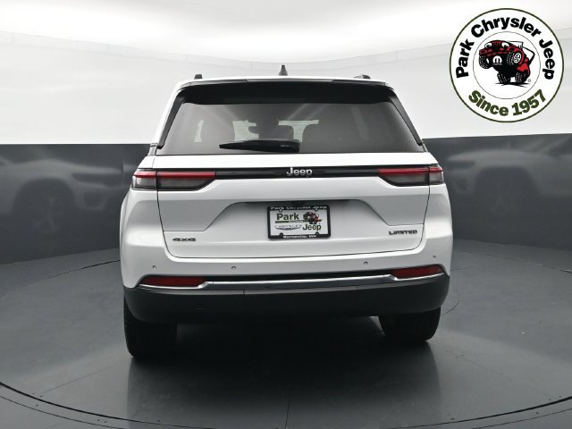 Used 2023 Jeep Grand Cherokee Limited AWD/4WD image 5