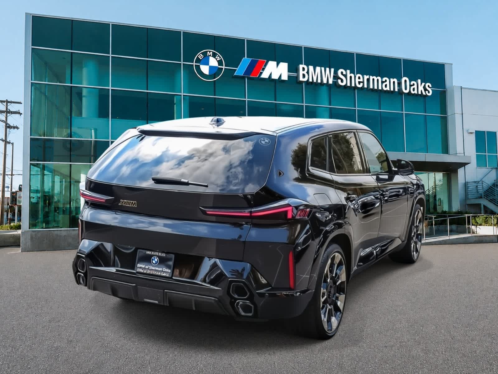Certified 2023 BMW XM AWD/4WD image 4