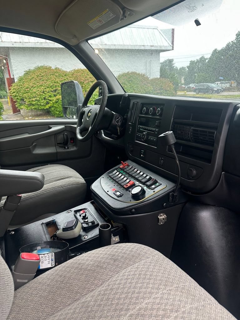 Used 2011 Chevrolet Express 4500 w/ Ambulance Package RWD image 45