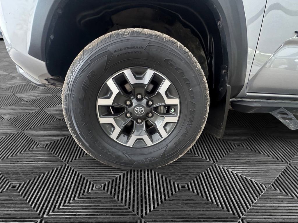 Used 2020 Toyota Tacoma TRD Off-Road image 9