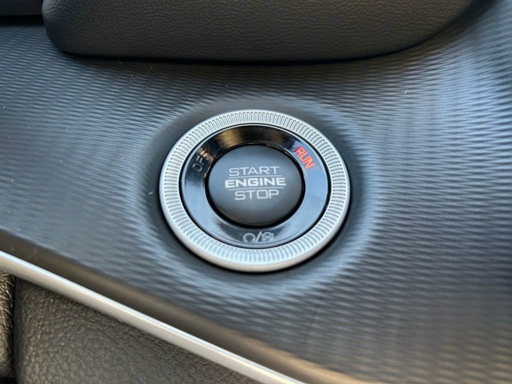 New 2025 Jeep Grand Cherokee L Altitude image 13