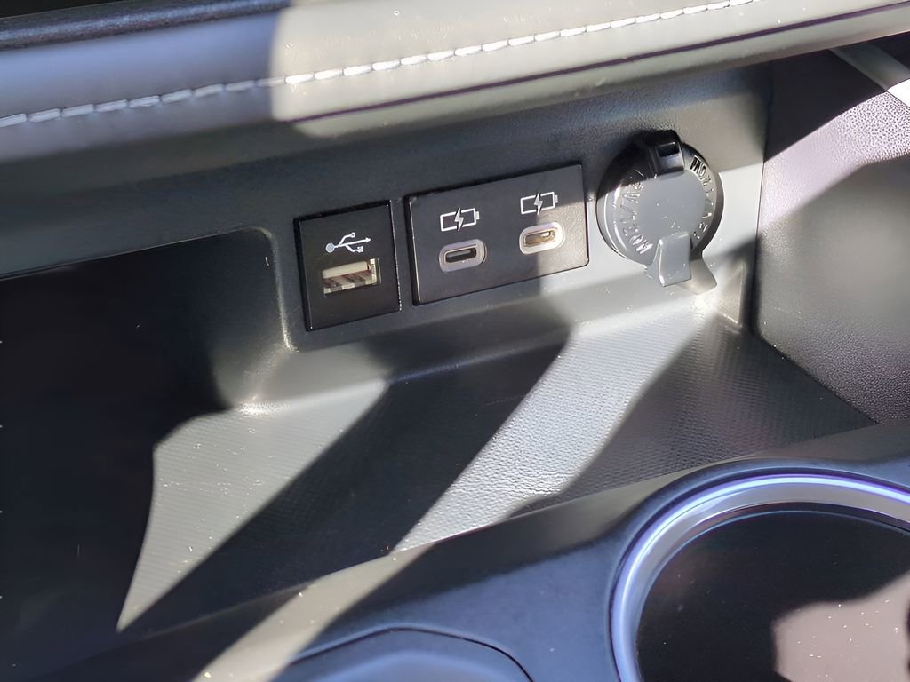 Certified 2024 Toyota Highlander XLE image 23