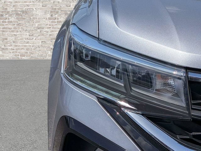 Certified 2023 Volkswagen Taos SE w/ Panoramic Sunroof Package FWD image 10