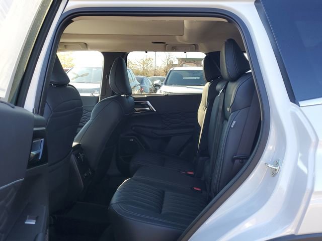 New 2026 Mitsubishi Outlander SEL FWD image 13