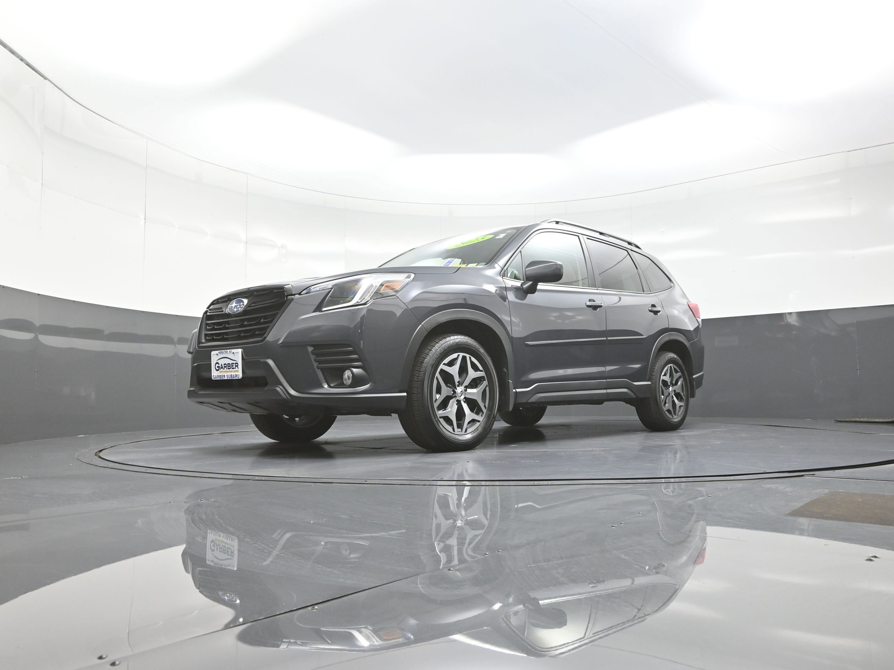 Used 2023 Subaru Forester Premium image 11