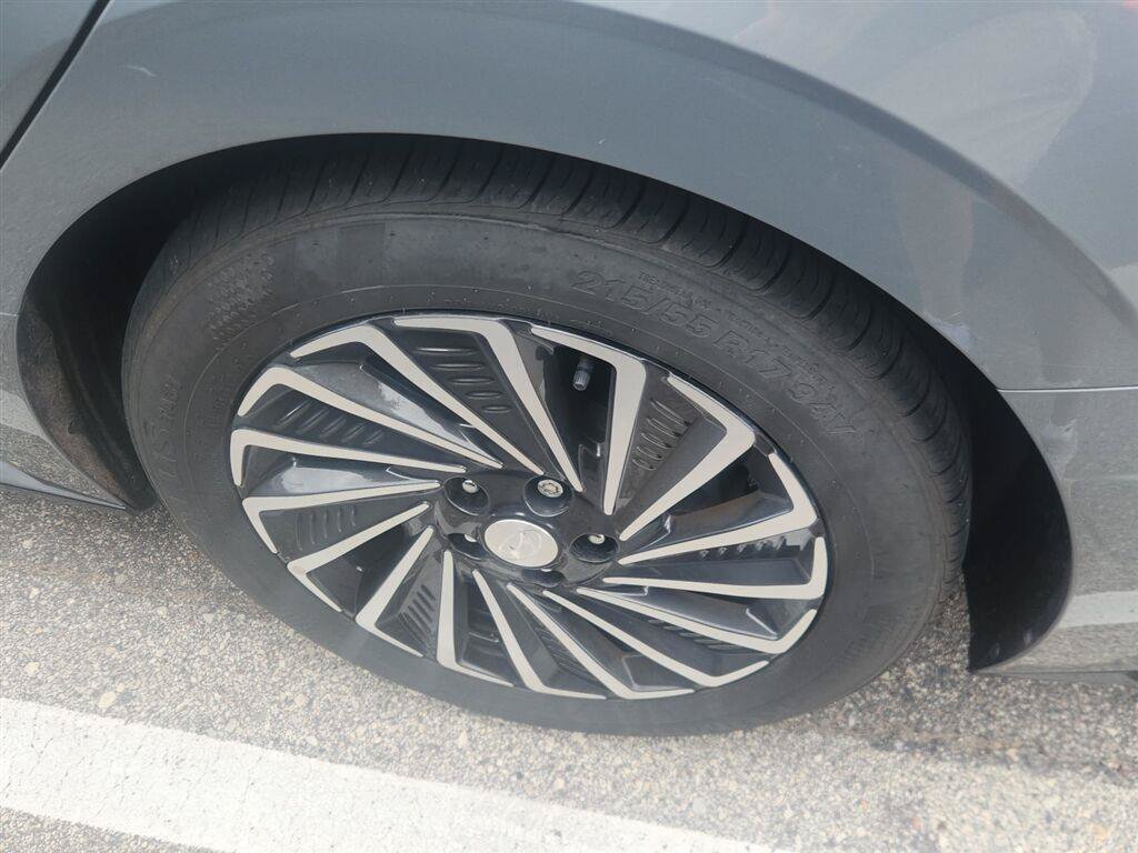 Used 2023 Hyundai Sonata Limited FWD image 6