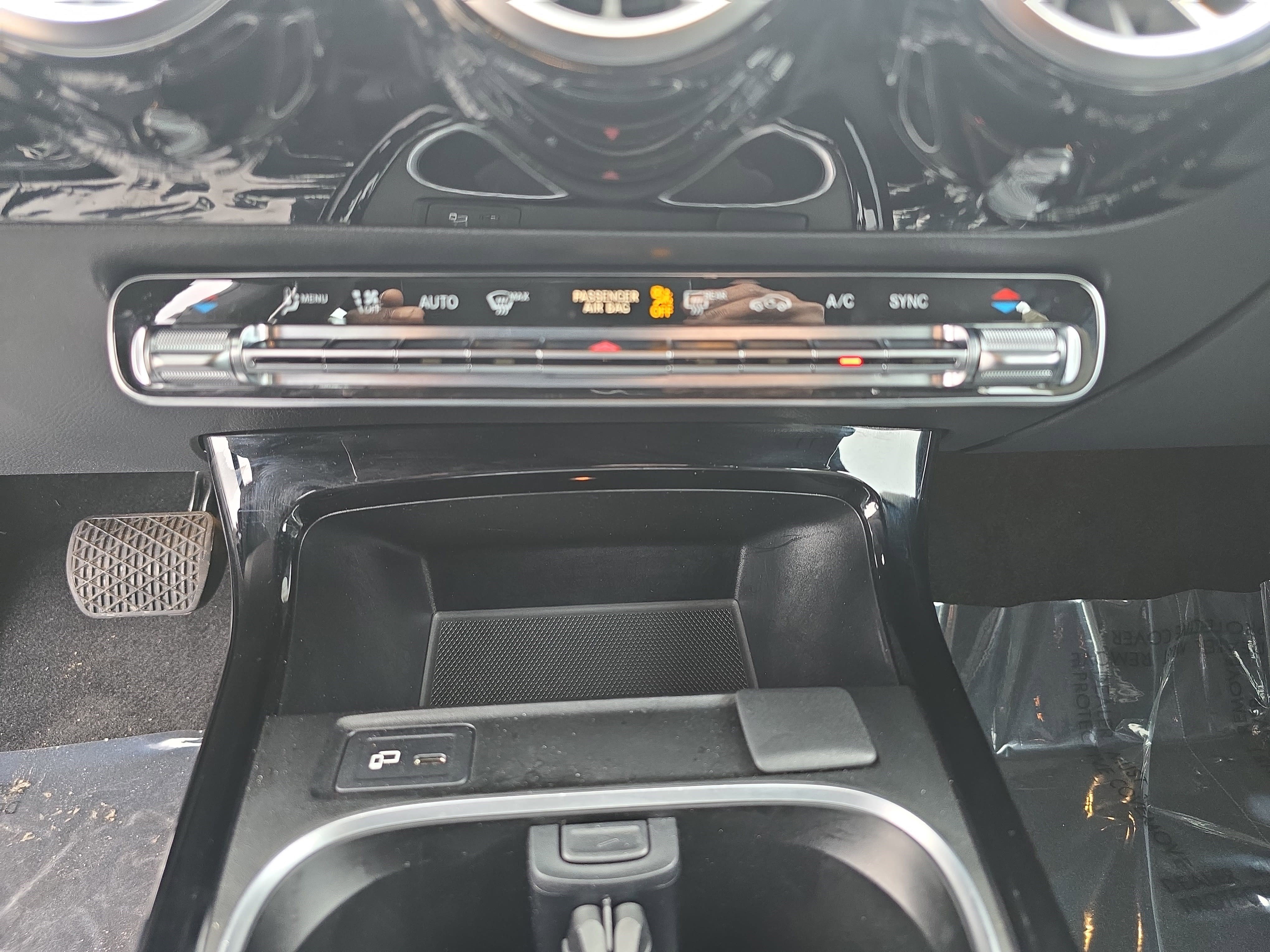 Used 2023 Mercedes-Benz CLA 250 4MATIC w/ Premium Package image 21