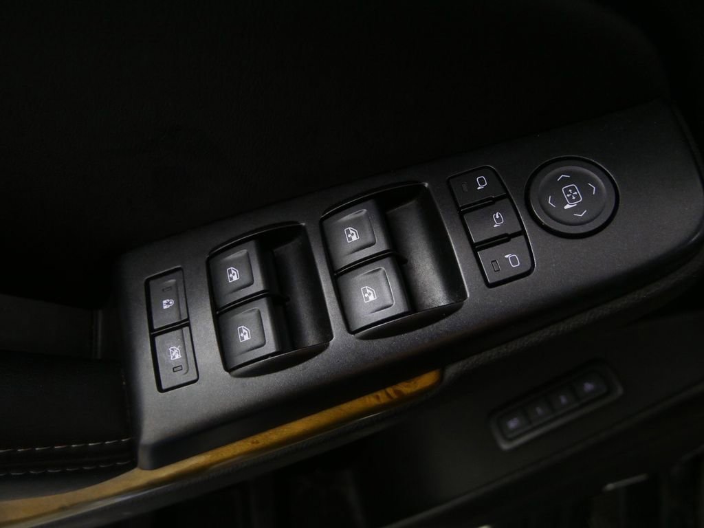 Used 2017 GMC Yukon XL Denali w/ Open Road Package image 15