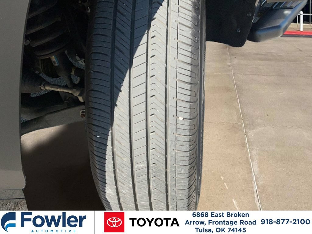 Certified 2025 Toyota Tundra SR5 w/ SR5 Premium Package AWD/4WD image 32
