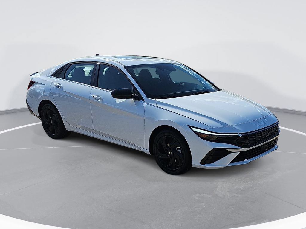 New 2026 Hyundai Elantra SEL Sport Premium FWD image 3