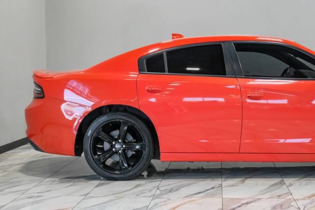 Used 2017 Dodge Charger R/T RWD image 18