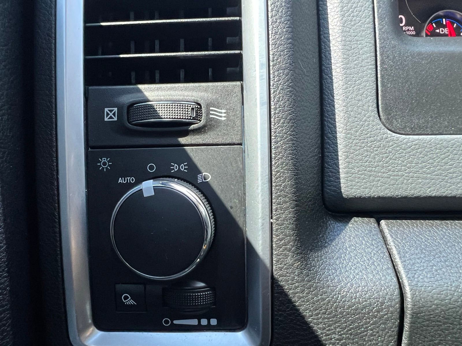 Used 2018 RAM 3500 SLT AWD/4WD image 29